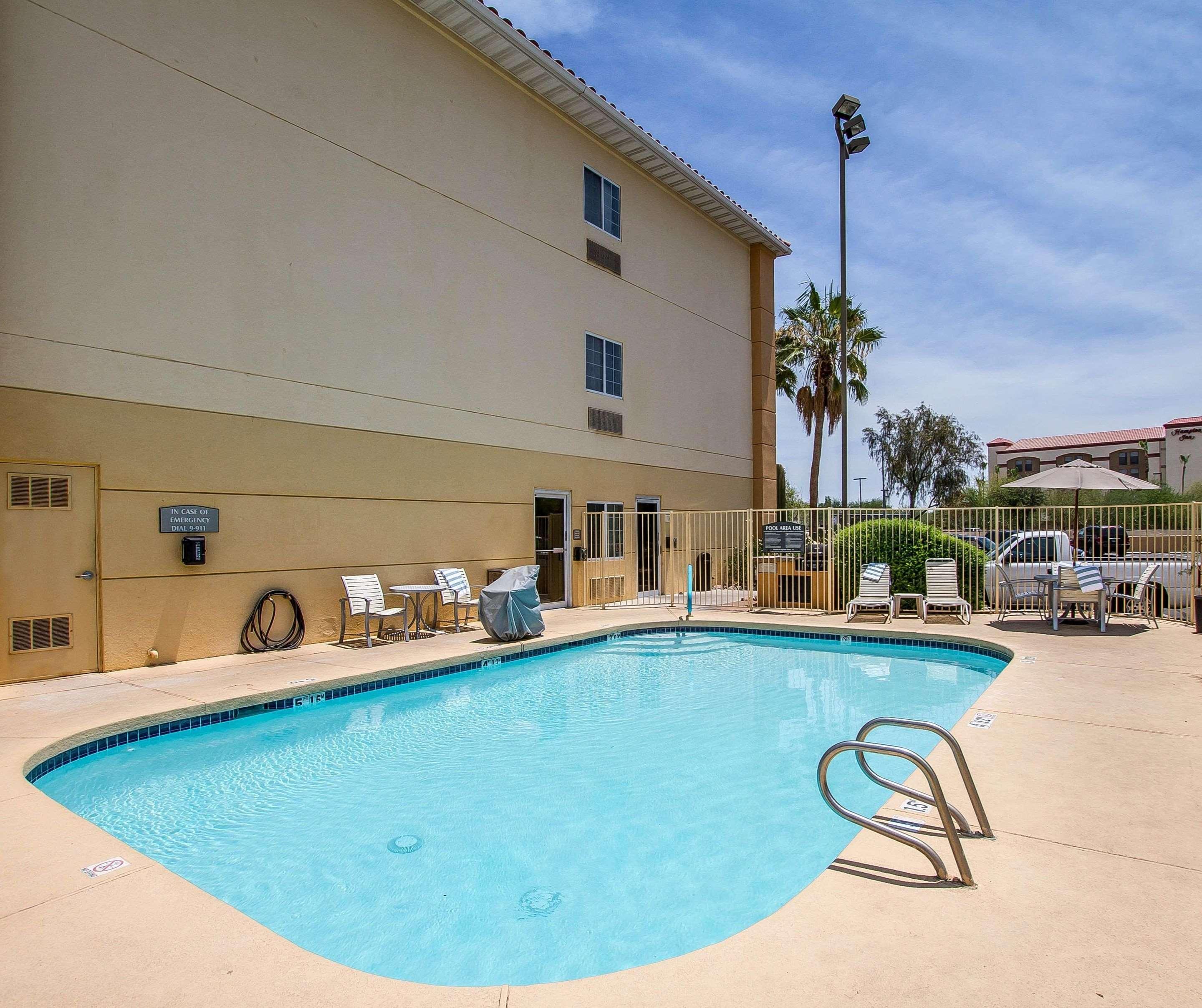 Comfort Suites Peoria Sports Complex Экстерьер фото