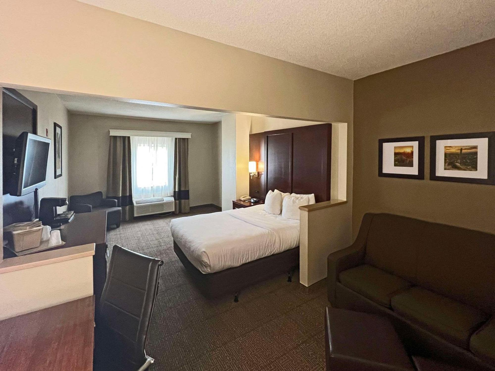 Comfort Suites Peoria Sports Complex Экстерьер фото