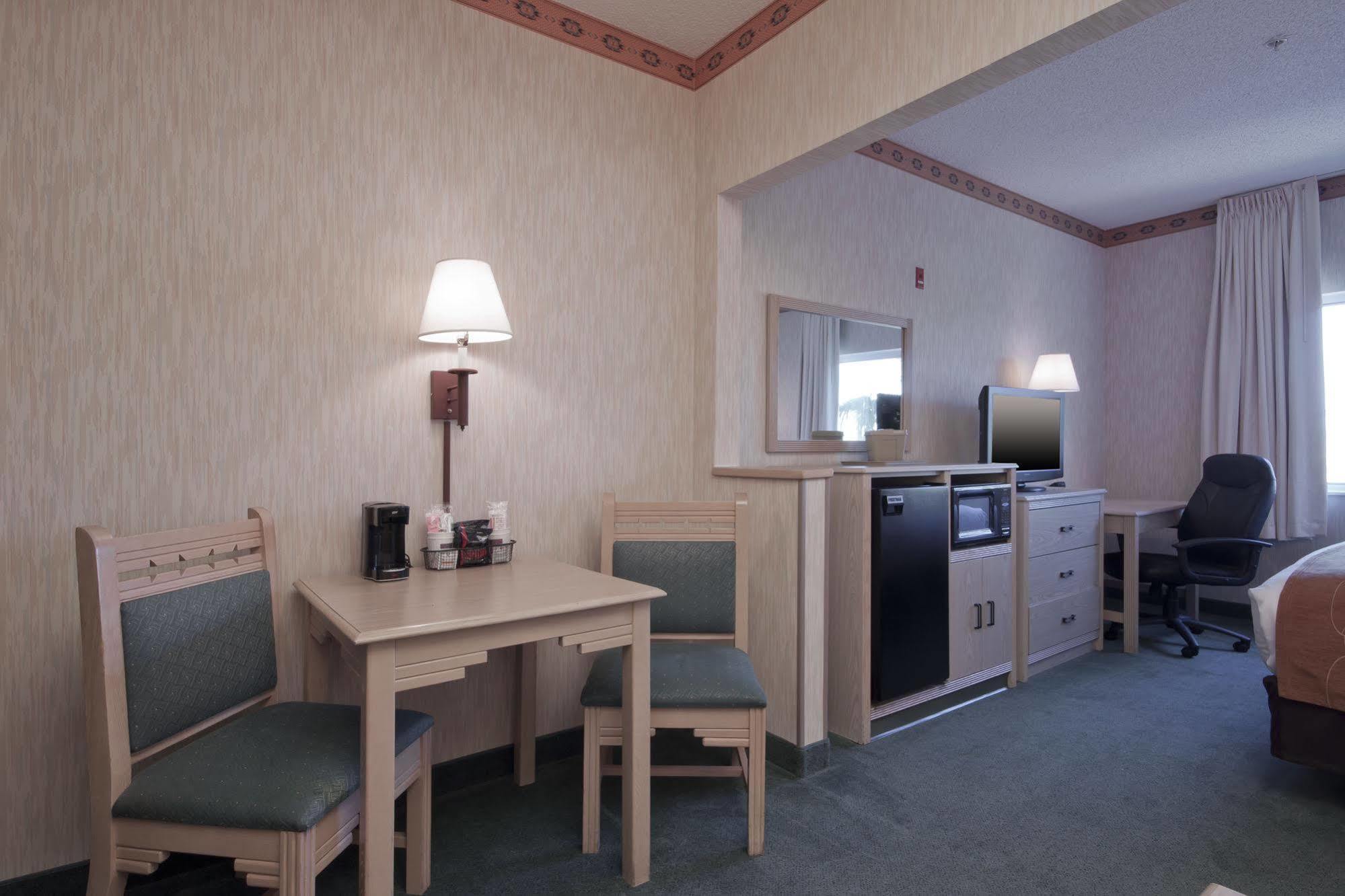 Comfort Suites Peoria Sports Complex Экстерьер фото